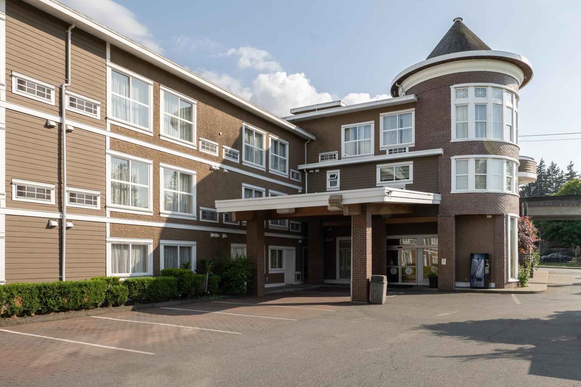 Days Inn By Wyndham Суррей Экстерьер фото