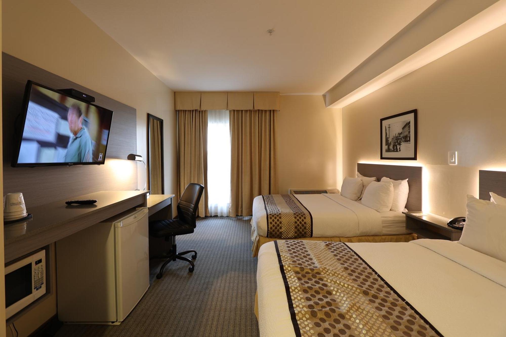 Days Inn By Wyndham Суррей Экстерьер фото